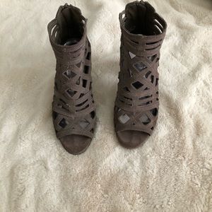 Carlos by Carlos Santana block heels